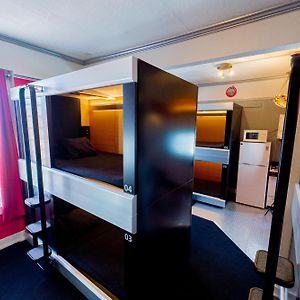 Single Bed 6 Bed Male Capsule Room Private Bathroom